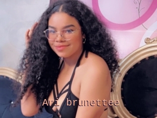 Ari_brunettee