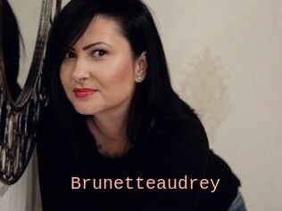 Brunetteaudrey
