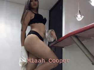 Miaah_Cooper