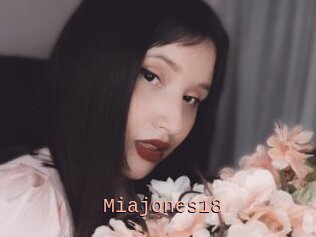 Miajones18