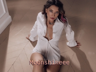 Moonshineee